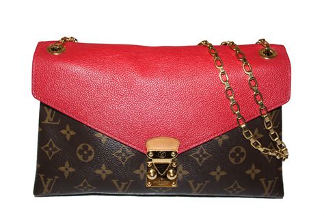 louis vuitton shoulder bag red interior|louis vuitton detachable shoulder bags.